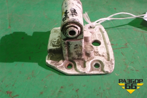 Петля двери правой верхняя  (81626906050) для MAN TGA 4-Series  с 2000-2008г (ТГА)