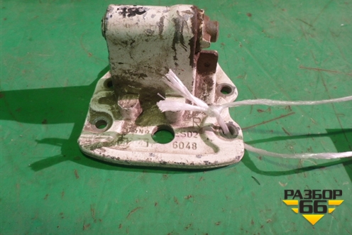 Петля двери правой верхняя  (81626906050) для MAN TGA 4-Series  с 2000-2008г (ТГА)