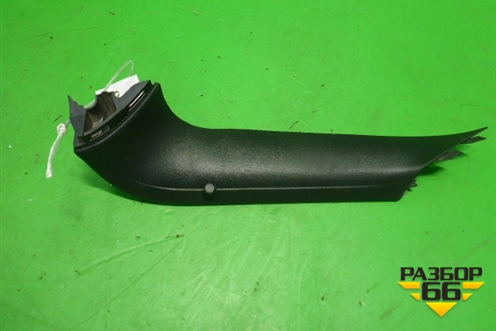 Обшивка двери багажника (правая) для Volkswagen Tiguan с 2007-2011г (Тигуан)