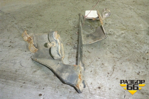 Кронштейн трубок  (радиатора правый) для Iveco Stralis с 2007г (Стралис)