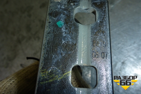 Петля двери задней правой верхняя (41528269840) для BMW X5 Е53 с 1999-2007г (Х5 Е53)