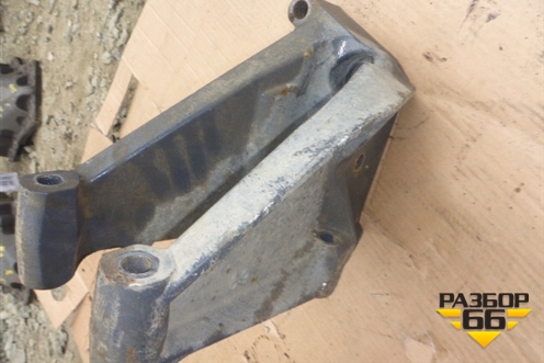 Кронштейн реактивной тяги левый  передний (1517469) для Scania 5 R Series с 2004-2016г