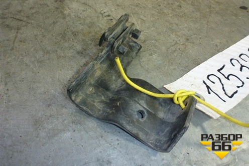 Кронштейн спойлера левый (верхнего спойлера) (1492600) для Scania 5 R Series с 2004-2016г