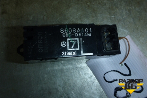 Кнопка стеклоподъёмника (задняя левая) (8608A101) для Mitsubishi Lancer-9  с 2003-2008г (Лансер)