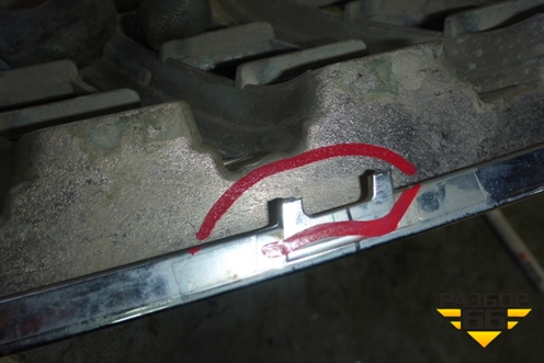 Решетка радиатора правая (после 2010 г) (7450A414) для Mitsubishi L 200 c 2006-2015г (Л200)