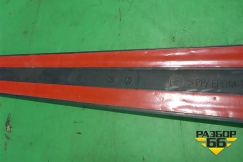 Накладка двери передней правой (новая) (7M3853506) для Volkswagen Sharan с 2004-2010г (Шаран)