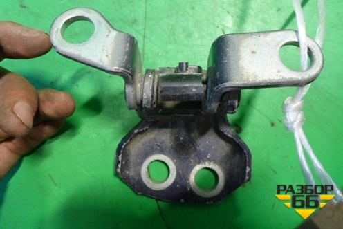 Петля двери задней левой верхняя для Ford Fiesta с 2001-2008г (Фиеста 5)