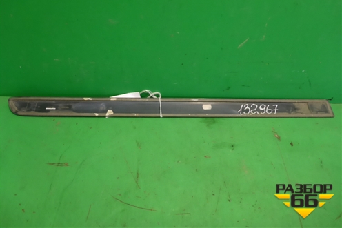 Накладка двери задней левой (5J7853753) для Skoda Roomster с 2006г (Румстер)