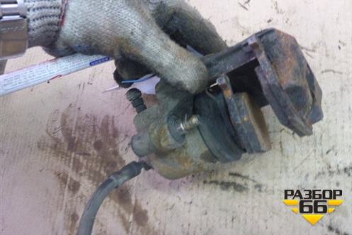 Суппорт передний правый (1K0615124D) для Skoda Yeti с 2009г (Етти)