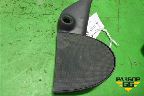 Накладка двери передней правой уголок (674910H010) для Citroen C1 с 2005г (С1)