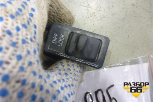 Переключатель (DIFF LOCK) (3507895С1) для International 9800i
