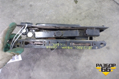 Кронштейн сиденья  (левого с воздушной подушкой) для International 9800i