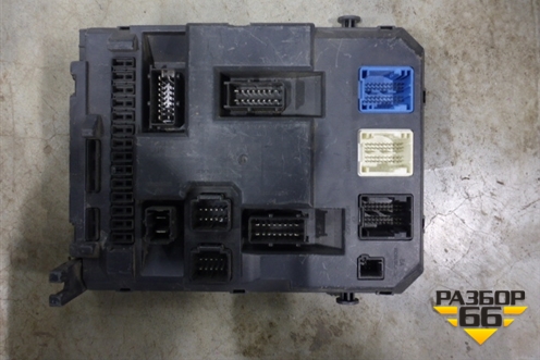 Блок предохранителей салонный для Peugeot 207 с 2006-2015г