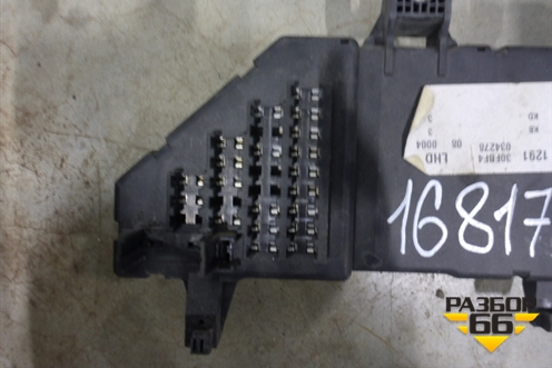 Блок предохранителей салонный (седан) (13199492) для Opel Vectra C с 2002-2008г (Вектра)