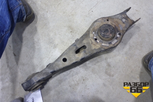 Рычаг задний поперечный правый (552102P000) для Kia Sorento II с 2009-2021г (Соренто 2)