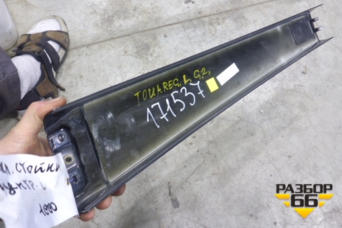 Накладка стойки (центральной левой) для Volkswagen Touareg c 2002-2010г (Туарег)