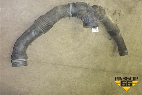 Патрубок воздушного фильтра (в сборе 4.2л) (7L6129627) для Volkswagen Touareg c 2002-2010г (Туарег)