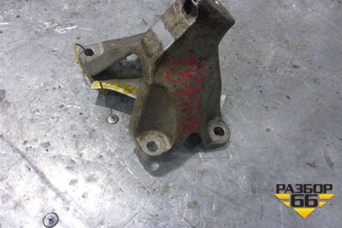 Кронштейн двигателя правый (8K0199307AS) для Audi A5/S5 с 2007-2016г (А5/С5)