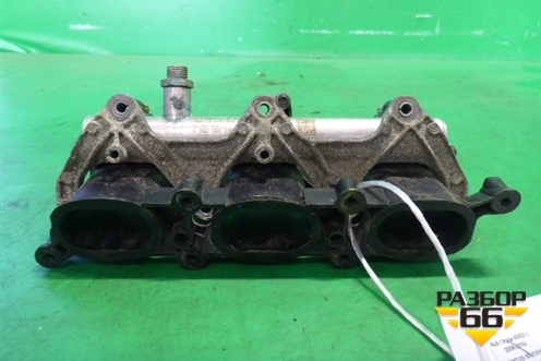 Коллектор впускной (правый нижняя часть с топливной рейкой 3.2лCAL) (06E133110J) для Audi A5/S5 с 2007-2016г (А5/С5)