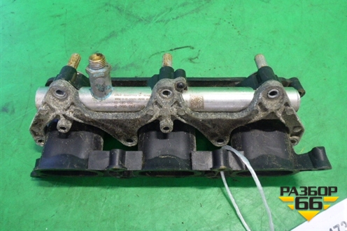 Коллектор впускной (правый нижняя часть с топливной рейкой 3.2лCAL) (06E133110J) для Audi A5/S5 с 2007-2016г (А5/С5)