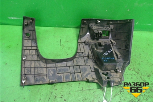 Накладка на торпедо (над коленями водителя) (BR5S6428) для Mazda Mazda 3 (BK) с 2003-2009г 