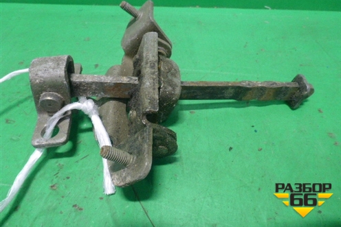 Ограничитель двери левой  (1930649) для Scania 5 R Series с 2004-2016г