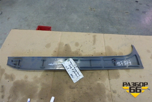 Накладка внутренняя (над правой дверью) (1396564) для Scania 5 R Series с 2004-2016г