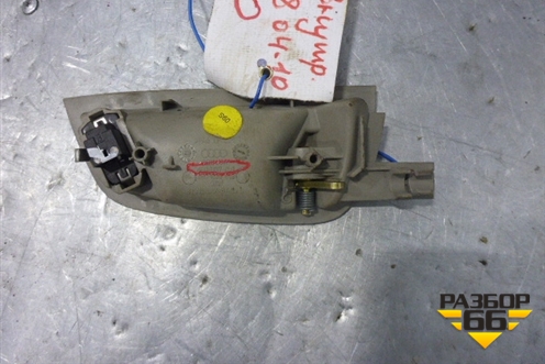 Ручка внутренняя двери задней левой (4E0837019) для Audi A8 с 2002-2010г (А8)