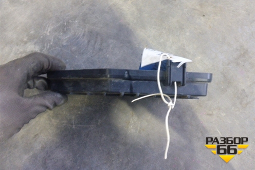 Крышка блока предохранителей для Cadillac CTS с 2008-2013г (ЦТС)