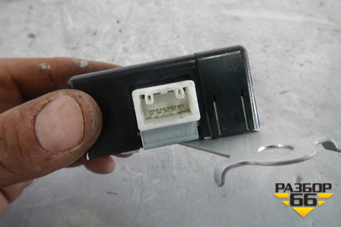 Блок электронный (управления дверьми) (8974133340) для Toyota Camry CV3 с 2001-2006г (Камри)