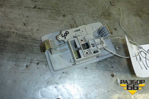 Плафон салонный центральный для Mazda Mazda 3 (BK) с 2003-2009г 