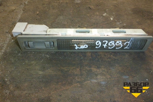 Плафон салонный задний боковой для Audi A8 с 1998-2003г (А8)