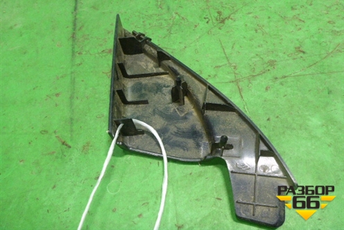 Накладка двери передней правой уголок для Chevrolet Lacetti с 2003г (Лачетти)