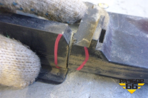 Молдинг лобового стекла правый  (1346936) для Scania 4 Series с 1995-2005г