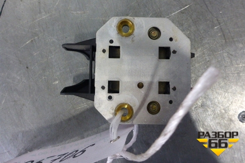 Датчик ускорения (4B0907637A) для Volkswagen Passat (B5) с 1996-2005г (Пассат Б5)