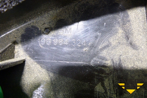 Накладка двери передней правой уголок (96984324) для Chevrolet Cruze c 2009-2015г (Круз)