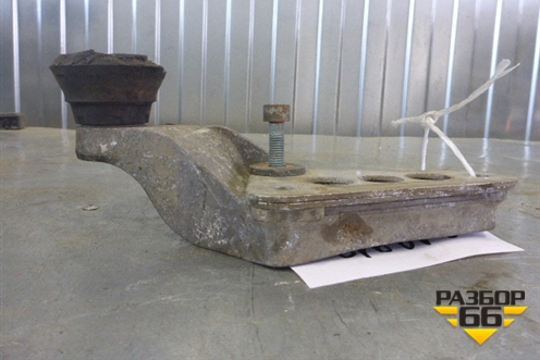 Кронштейн двигателя правый (4.2л) (4D0199603E) для Audi A8 с 1998-2003г (А8)