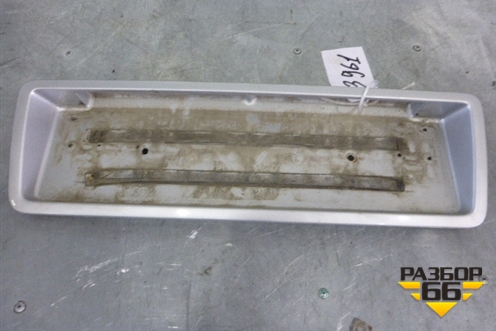 Накладка крышки багажника (под гос. номер) (4D0853465) для Audi A8 с 1998-2003г (А8)