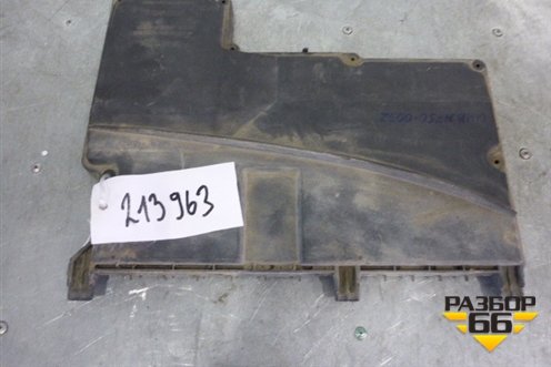 Крышка блока предохранителей (4D1937128F) для Audi A8 с 1998-2003г (А8)