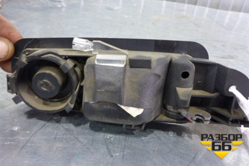 Ручка внутренняя двери задней левой (4D0839019G) для Audi A8 с 1998-2003г (А8)