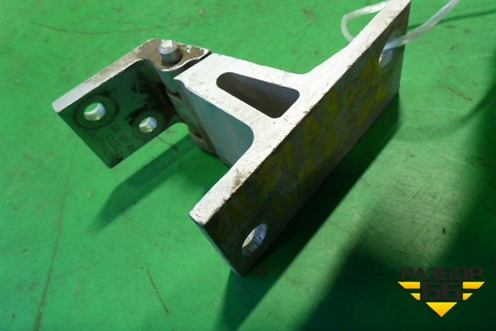 Петля двери передней левой верхняя (4D0831401) для Audi A8 с 1998-2003г (А8)