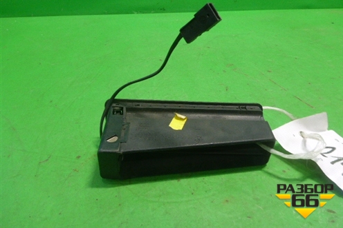 Дефлектор воздушный (4D0819703B) для Audi A8 с 1998-2003г (А8)