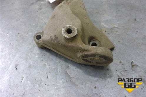 Кронштейн КПП левый (4D0389107E) для Audi A8 с 1998-2003г (А8)