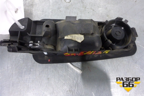 Ручка внутренняя двери задней правой для Audi A8 с 1998-2003г (А8)