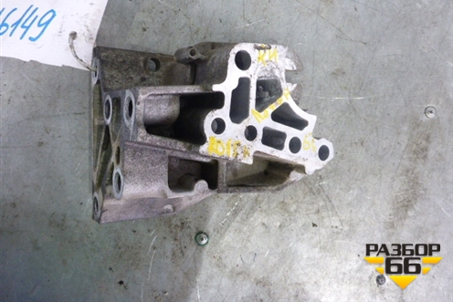 Кронштейн двигателя правый (2.2л 224DT) для Land Rover Freelander 2 с 2007г (Фрилендер)