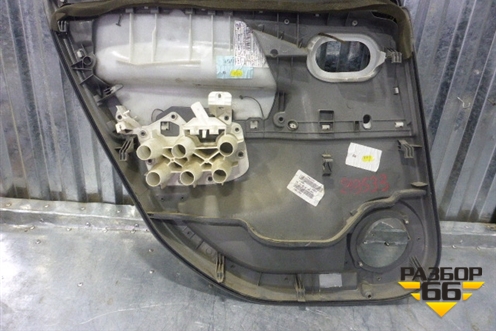 Обшивка двери задней правой под механику (8200213356) для Renault Scenic с 2003-2009г (Сценик)