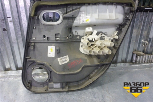 Обшивка двери задней левой под механику (8200213371) для Renault Scenic с 2003-2009г (Сценик)