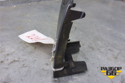 Планка под фонарь правая (5L6813346A) для Skoda Yeti с 2009г (Етти)