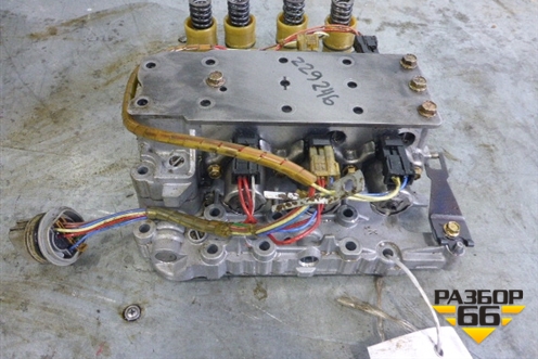 Блок клапанов (1.6л) для Mitsubishi Lancer-9  с 2003-2008г (Лансер)