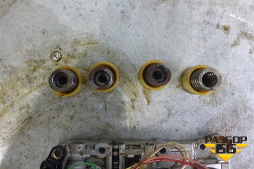 Блок клапанов (1.6л) для Mitsubishi Lancer-9  с 2003-2008г (Лансер)